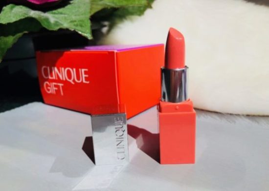 Rouge à lèvres Clinique couleur intense new pharma