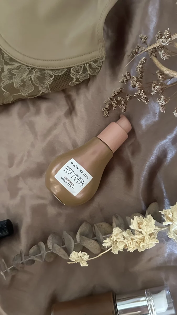 Teint-avant-après-sérum-teinté-niacinamide-Glow-Recipe