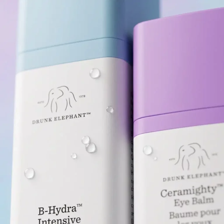 Zoom sur le flacon pompe du sérum B-Hydra Intensif de Drunk Elephant. drunk-elephant-b-hydra-serum-hydratant